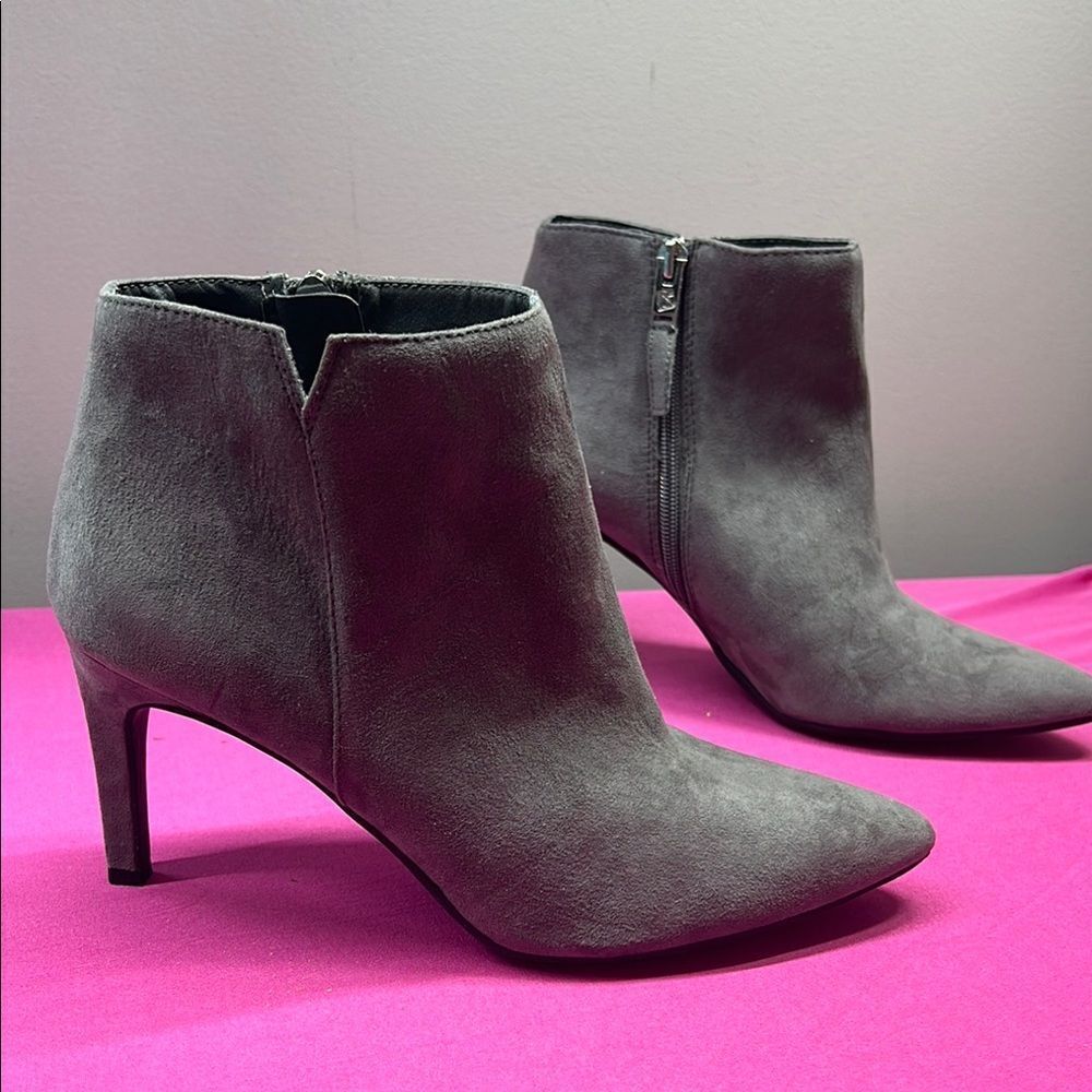 Sam & Libby Gray Suede Ankle Boots Size 9
